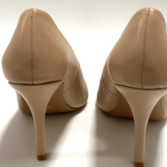 Charles David Beige Pointed-Toe Leather Heels - Picture 3 of 8